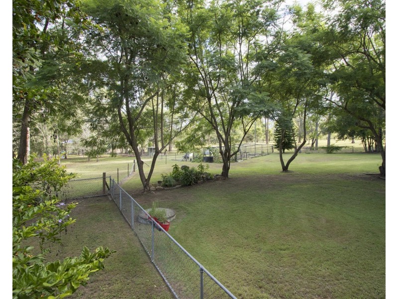 33 Countess Court, Mount Hallen QLD 4312