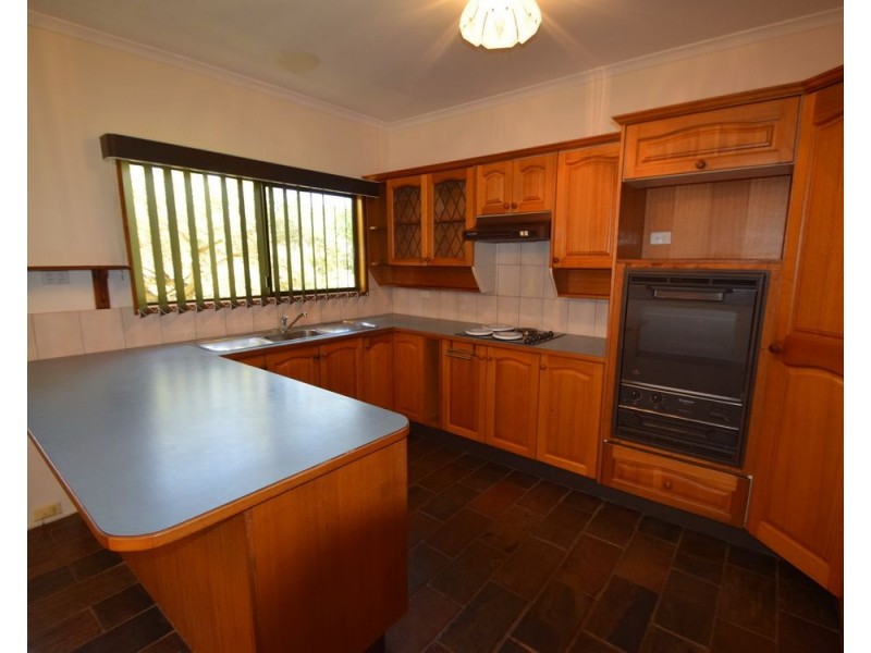 13 Wattle Street, Esk QLD 4312