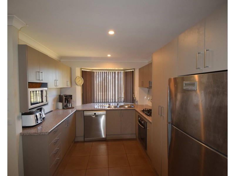 190 Edinburgh Drive, Mount Hallen QLD 4312