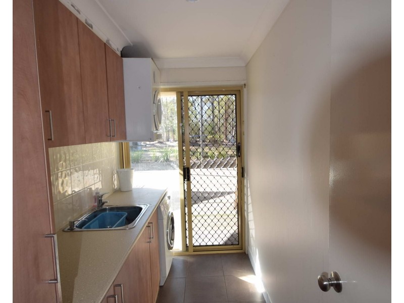 190 Edinburgh Drive, Mount Hallen QLD 4312