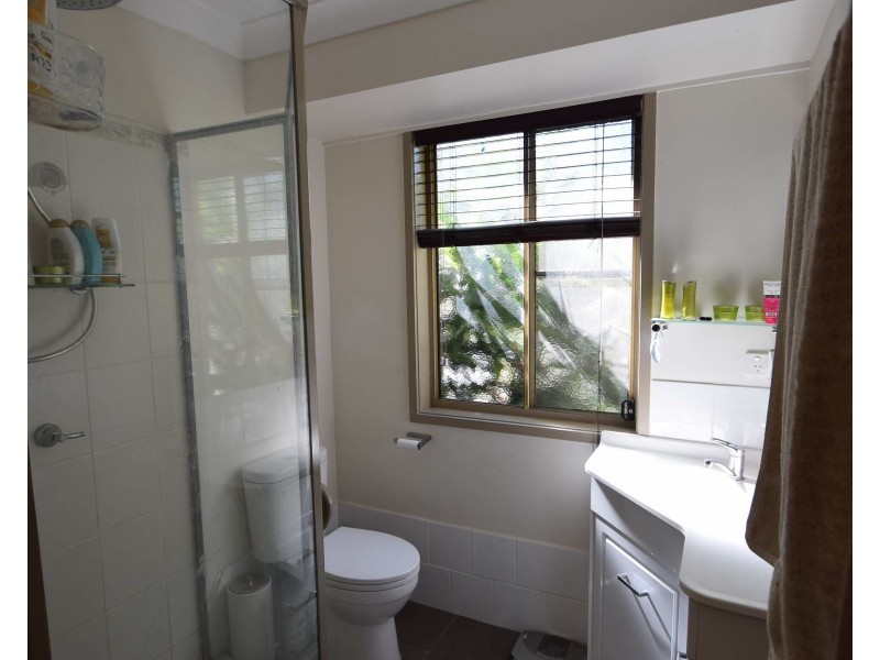 190 Edinburgh Drive, Mount Hallen QLD 4312