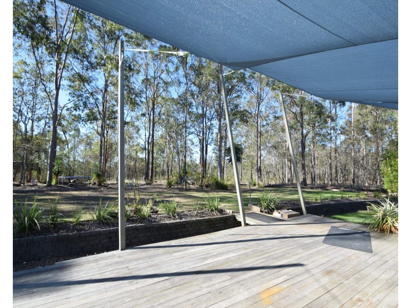 190 Edinburgh Drive, Mount Hallen QLD 4312