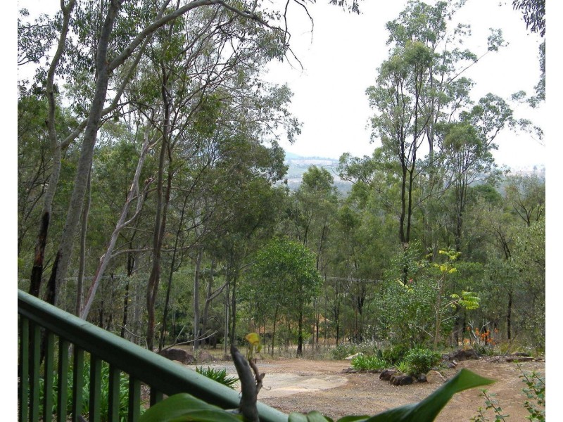 183 Pine Crescent, Esk QLD 4312