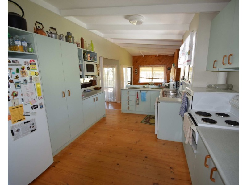 91 Lakeview Drive, Esk QLD 4312