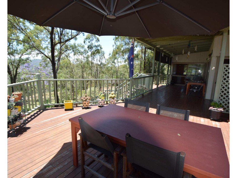 91 Lakeview Drive, Esk QLD 4312