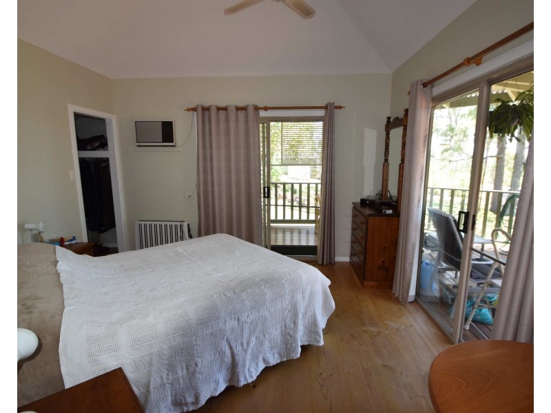 91 Lakeview Drive, Esk QLD 4312