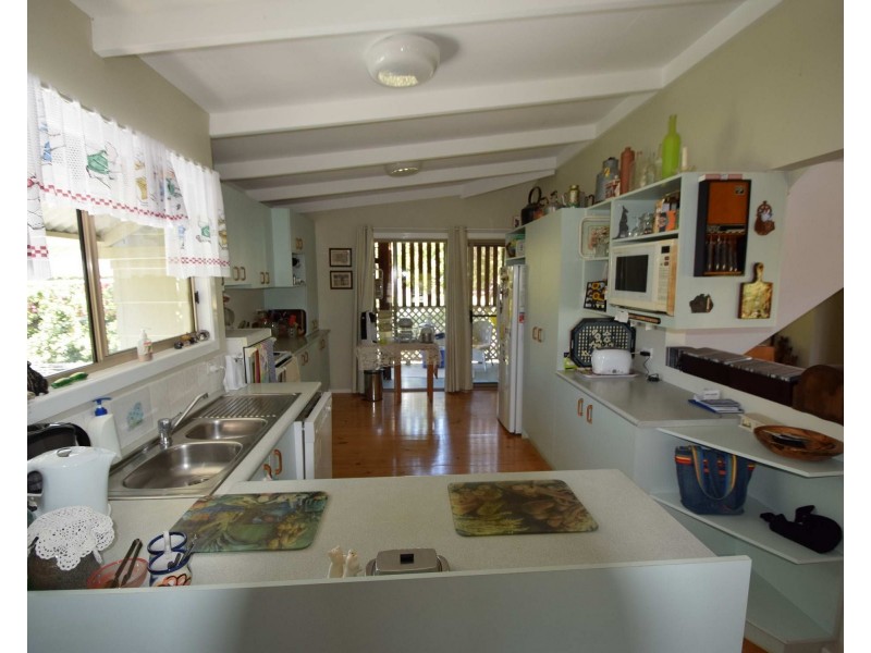 91 Lakeview Drive, Esk QLD 4312