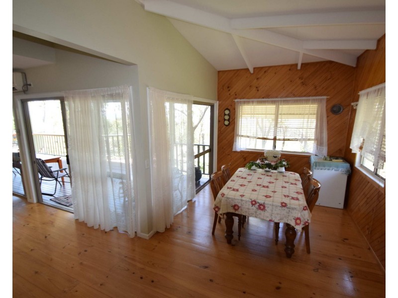 91 Lakeview Drive, Esk QLD 4312