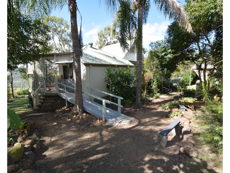 91 Lakeview Drive, Esk QLD 4312