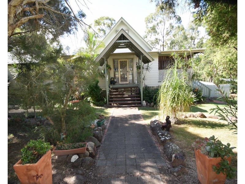 91 Lakeview Drive, Esk QLD 4312