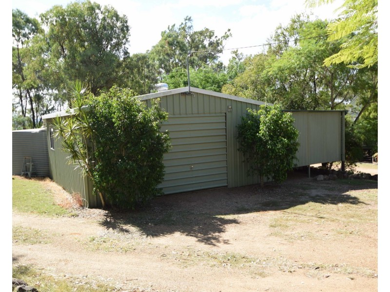 91 Lakeview Drive, Esk QLD 4312