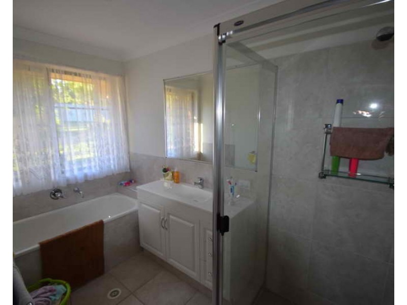 123 Cedar Avenue, Esk QLD 4312