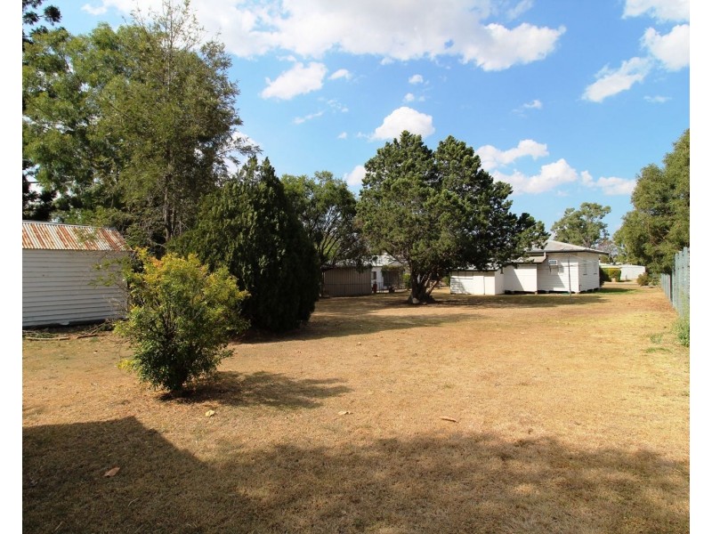 51 Charles Street, Toogoolawah QLD 4313