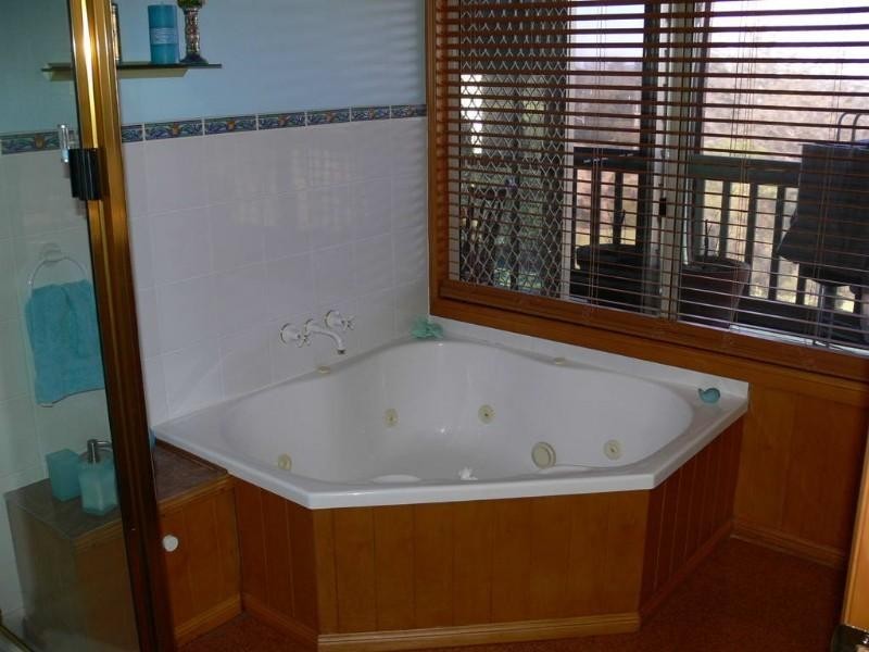 Ravensbourne QLD 4352