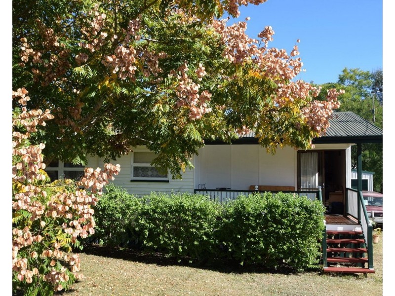 75 Middle Street, Esk QLD 4312