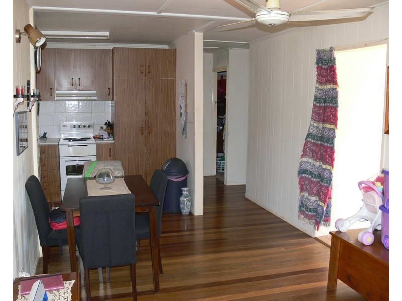 75 Middle Street, Esk QLD 4312