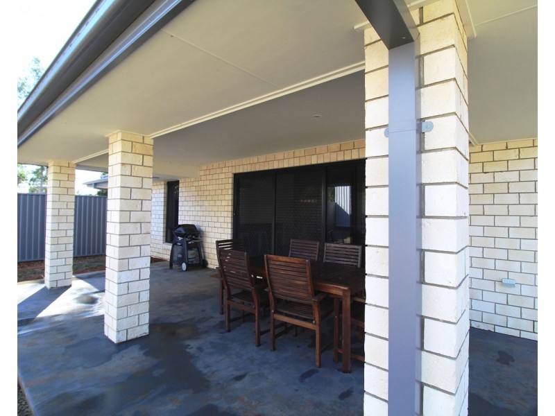 11 Wattle Street, Esk QLD 4312