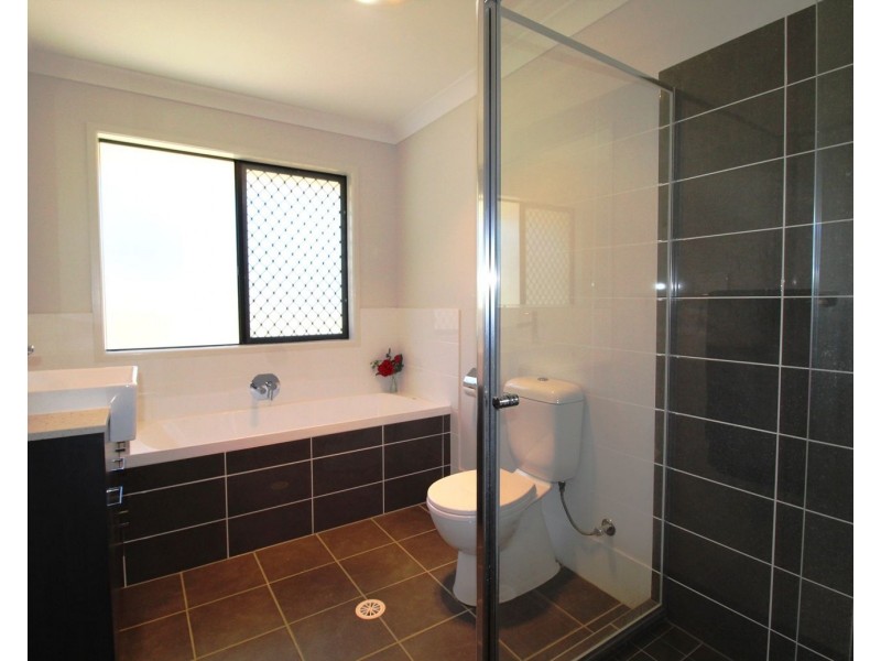 11 Wattle Street, Esk QLD 4312