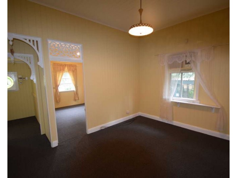 76 Dunlop Road, Esk QLD 4312