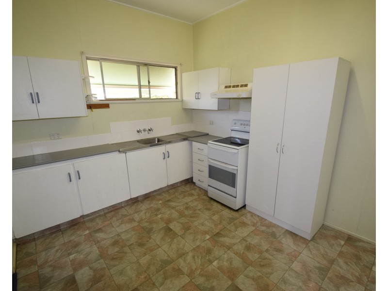 19 Mary Street, Toogoolawah QLD 4313