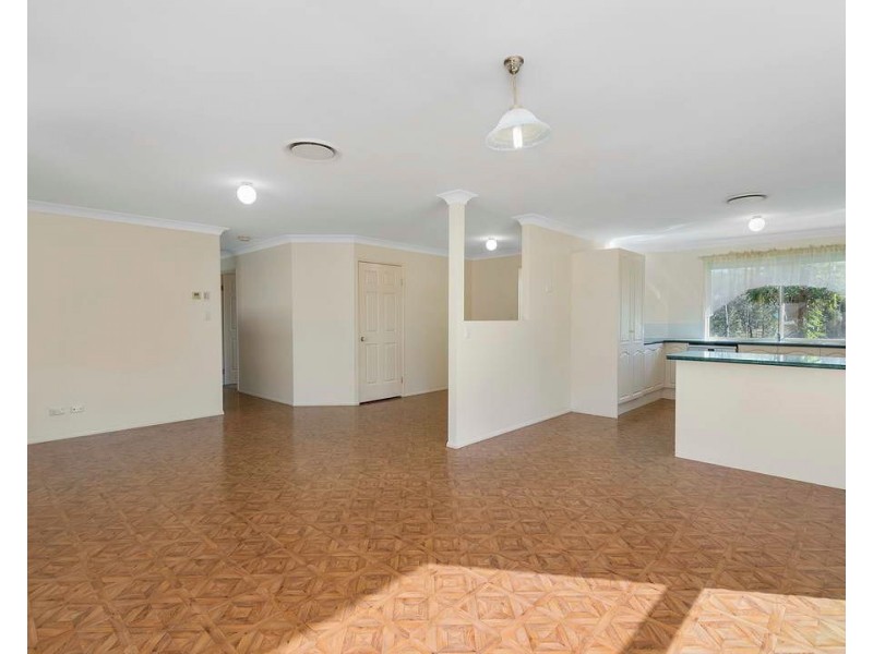 16 Gloucester Court, Mount Hallen QLD 4312