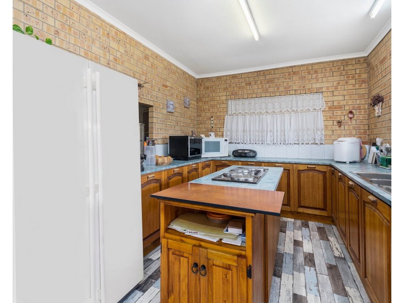 27 Brough Court, Esk QLD 4312