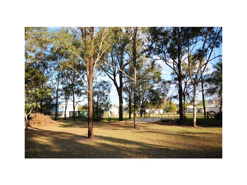 26 Eskdale Road, Toogoolawah QLD 4313