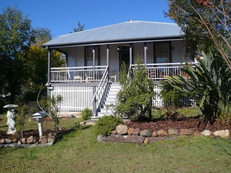 16 Elizabeth Street, Esk QLD 4312