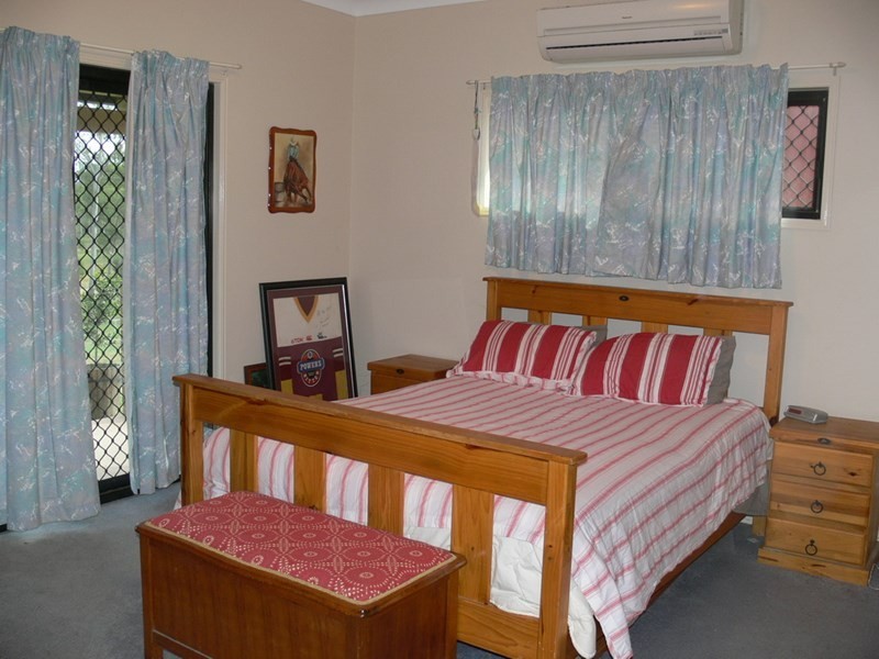 120 Edinburgh Drive, Mount Hallen QLD 4312