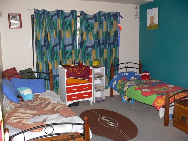 120 Edinburgh Drive, Mount Hallen QLD 4312