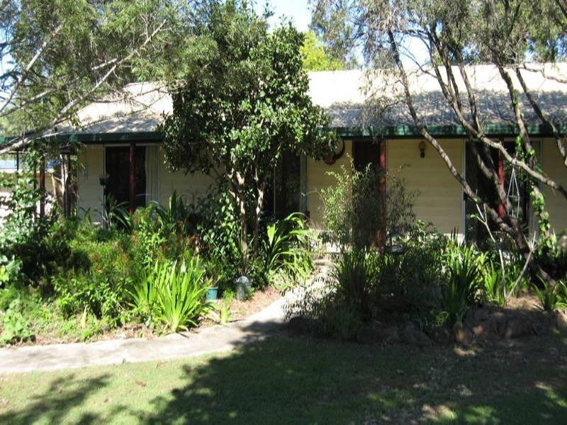 8 Elizabeth Street, Esk QLD 4312