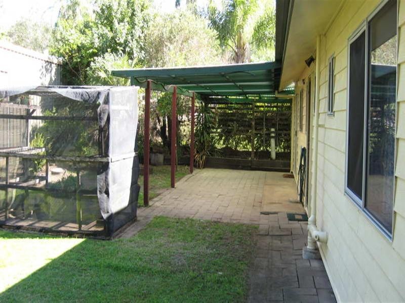 8 Elizabeth Street, Esk QLD 4312