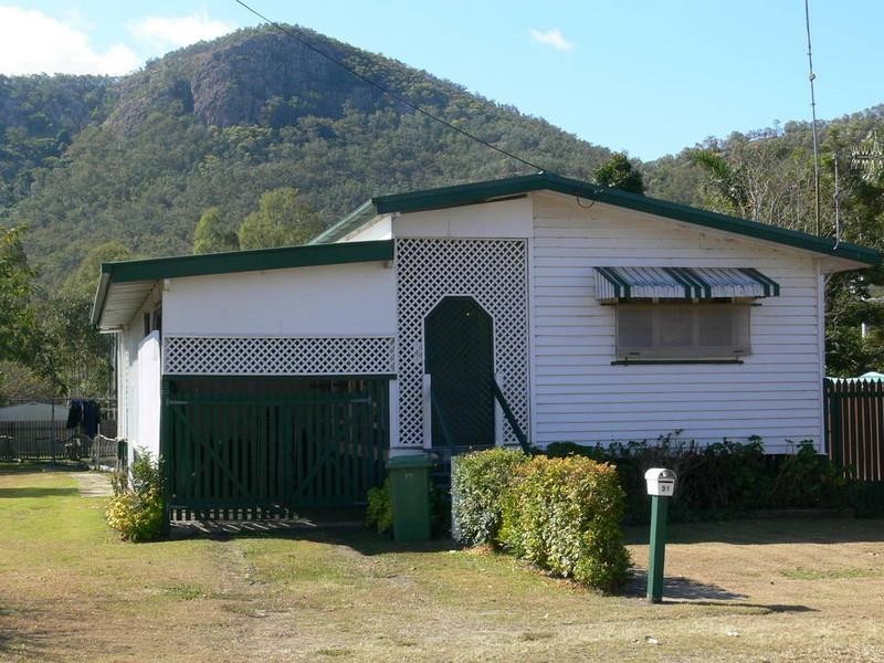 31 Adelaide Street, Esk QLD 4312