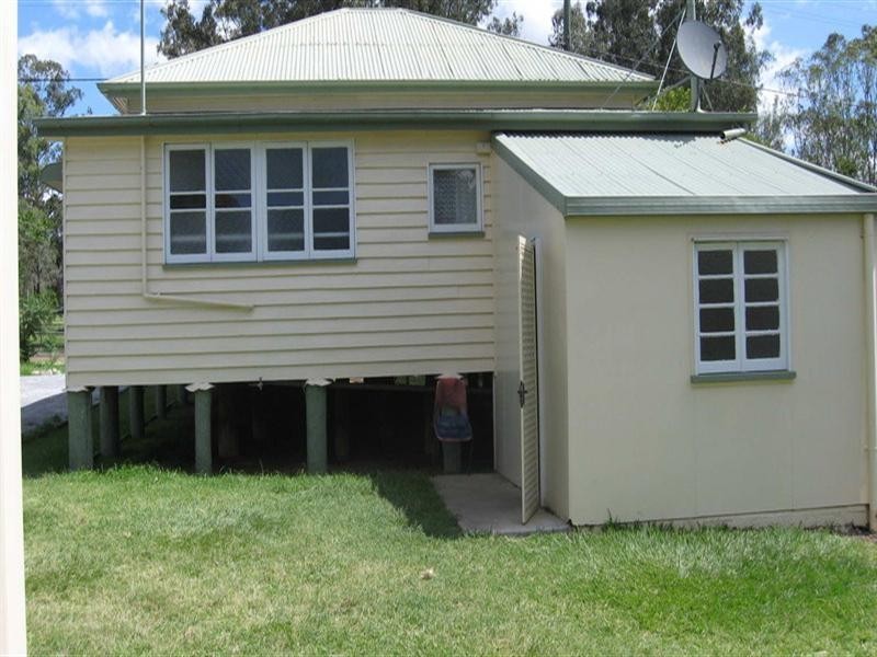 7 Mary Street, Esk QLD 4312