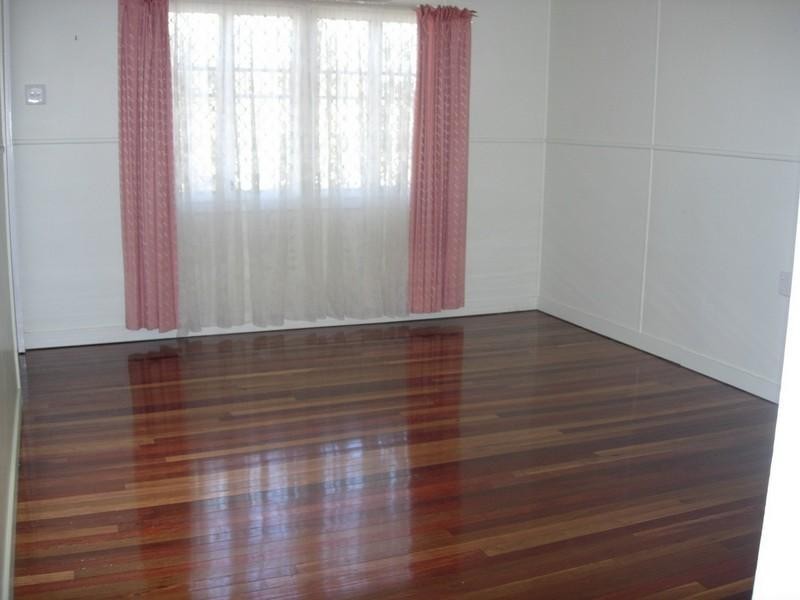 23 Russell Street, Esk QLD 4312