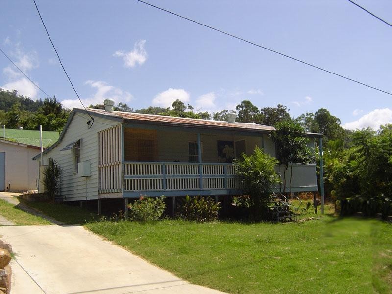 8 Second Avenue, Somerset Dam QLD 4312