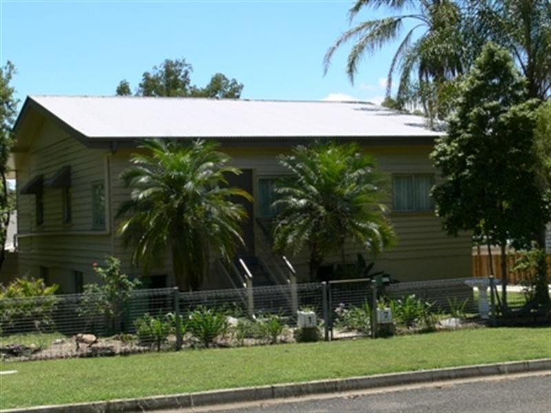 1/17 Barbour Street, Esk QLD 4312