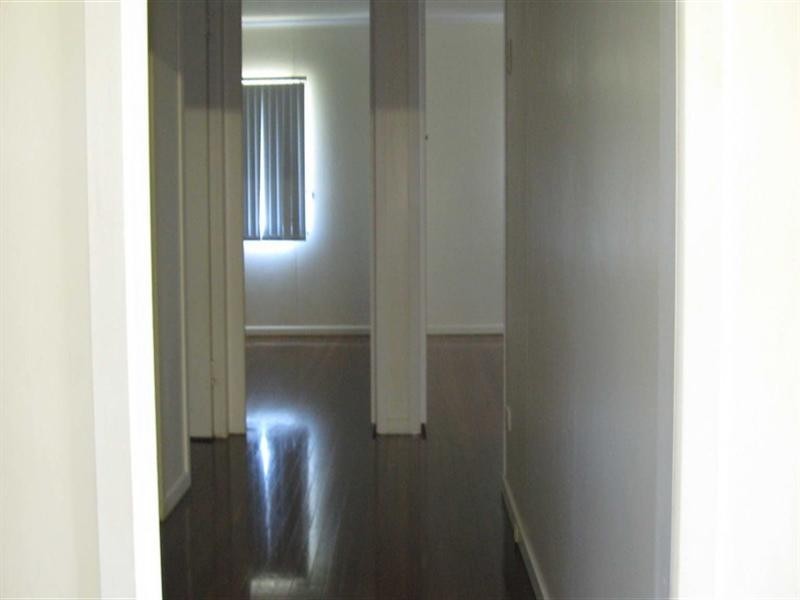 29 Down Street, Esk QLD 4312