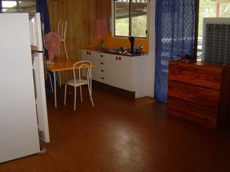 11 Gipps Street, Somerset Dam QLD 4312