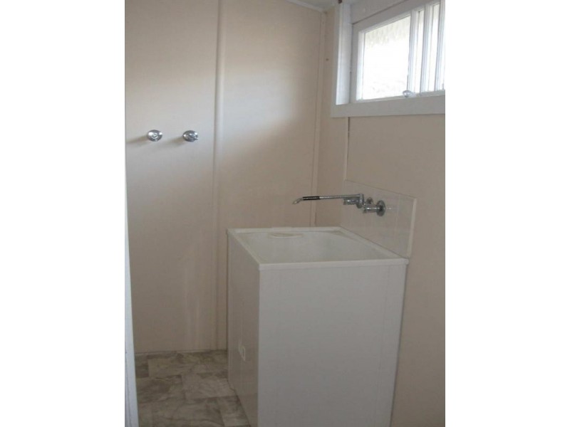 24 Short Street, Esk QLD 4312