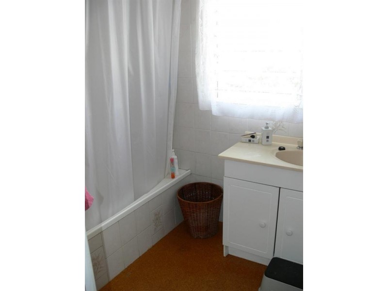 8 Short Street, Esk QLD 4312