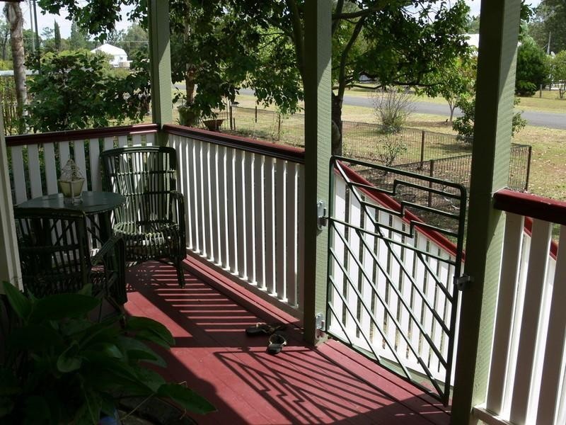8 Short Street, Esk QLD 4312