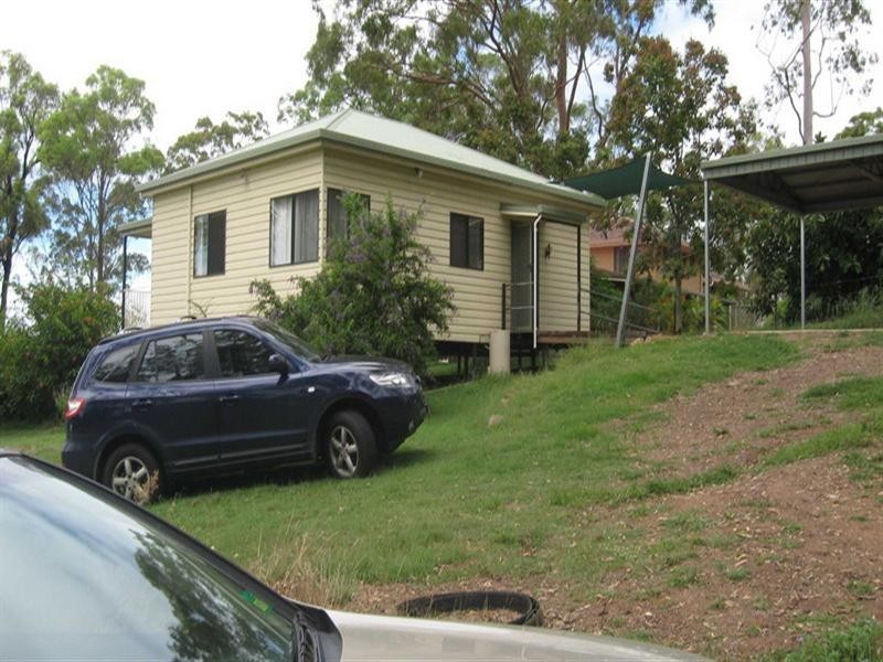 9 Crest Court, Esk QLD 4312