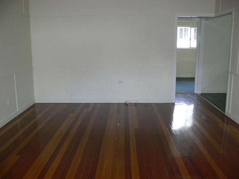 5 Down Street, Esk QLD 4312