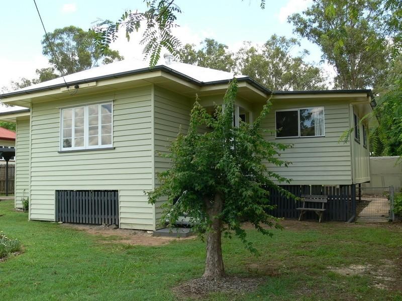 5 Down Street, Esk QLD 4312