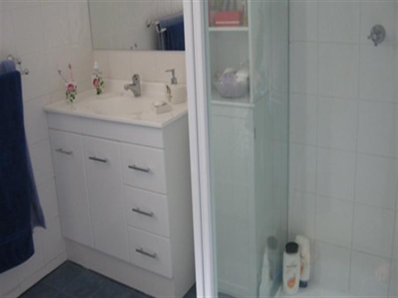 15 Russell Street, Esk QLD 4312