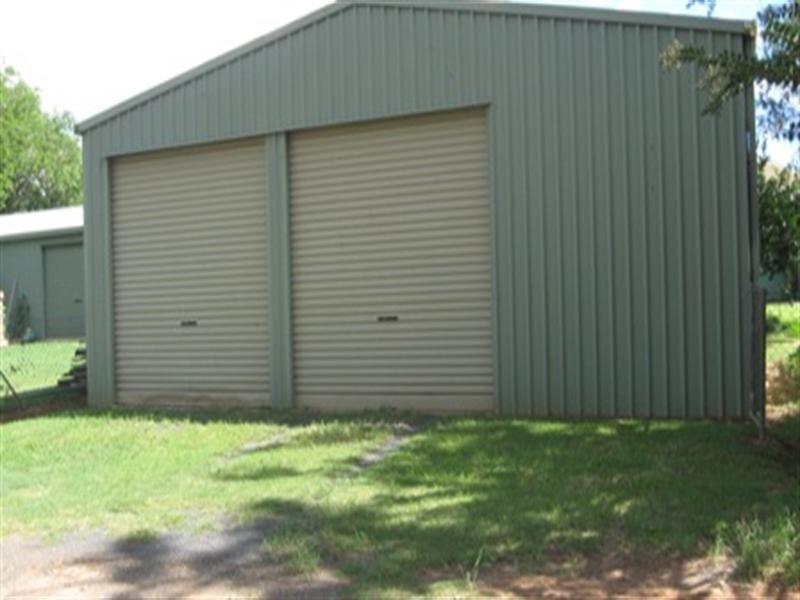 15 Russell Street, Esk QLD 4312