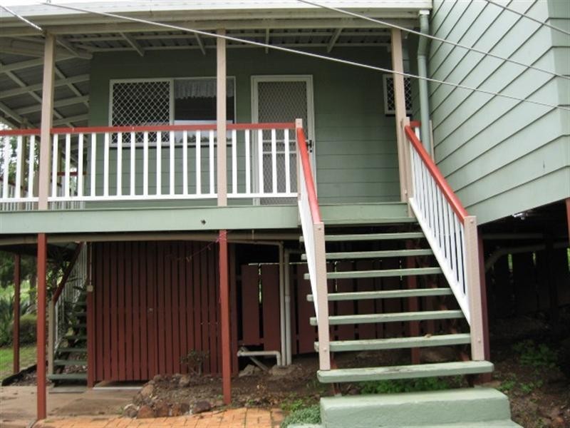 33 Elizabeth Street, Esk QLD 4312