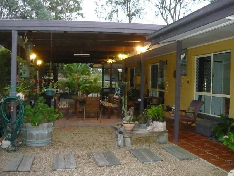 42 Buckingham Court, Mount Hallen QLD 4312