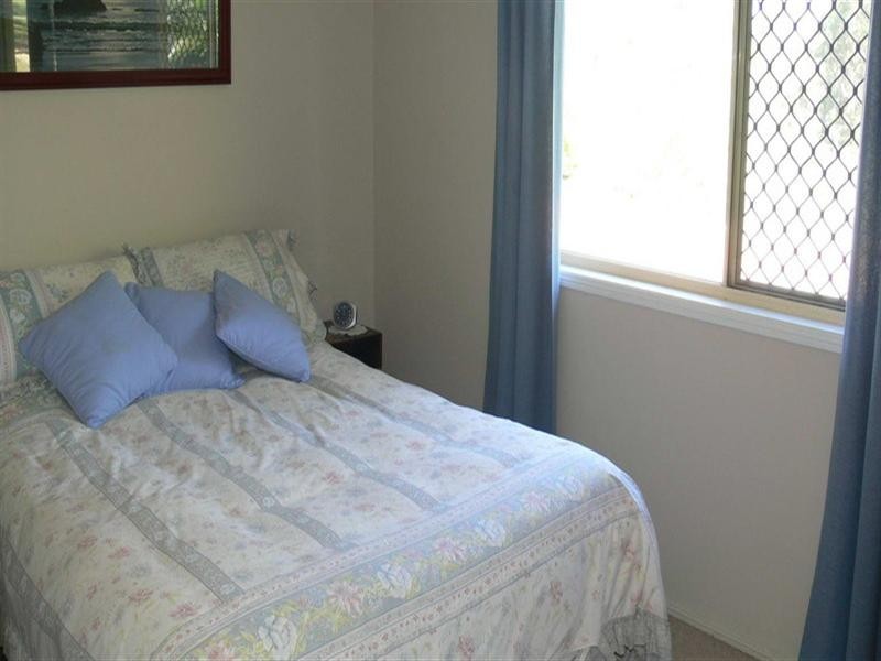 42 Buckingham Court, Mount Hallen QLD 4312